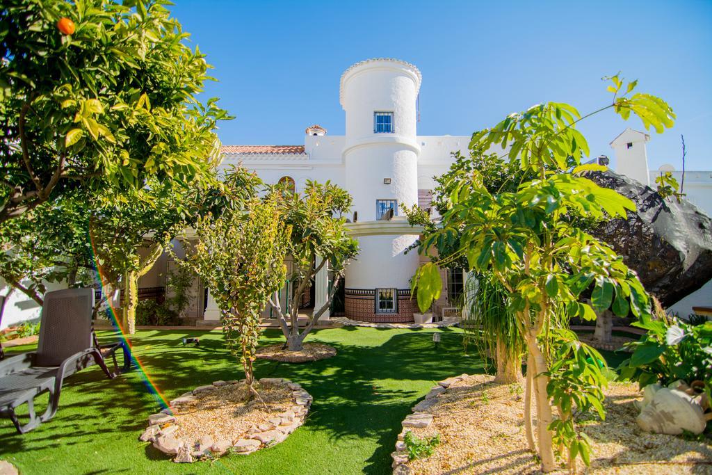 16:9 Los Molinos Suites Алмерия Стая снимка