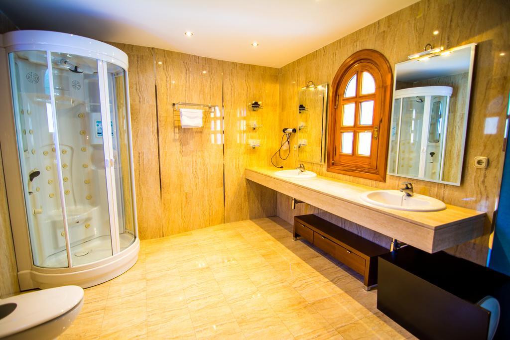 16:9 Los Molinos Suites Алмерия Стая снимка
